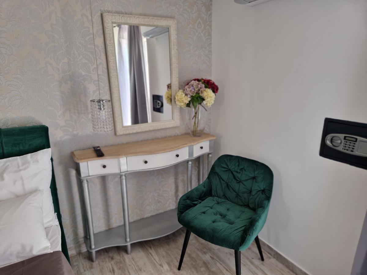 Castel Apartment Mali Losinj Exterior photo